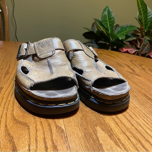 Dr. Martens Vintage Sandals Size 9 US - Picture 5 of 7